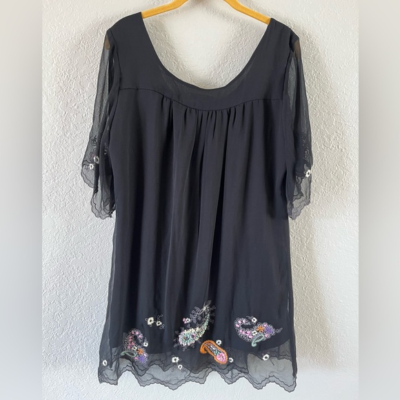 Molio Relio Floral Embroidered Black Silk Tunic Size L Scalloped Edges Boho GUC - Picture 2 of 10
